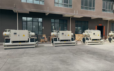 水冷螺杆冷水机出货