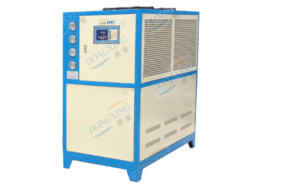 1441524900858599.jpg 风冷箱式工业冷水机.jpg